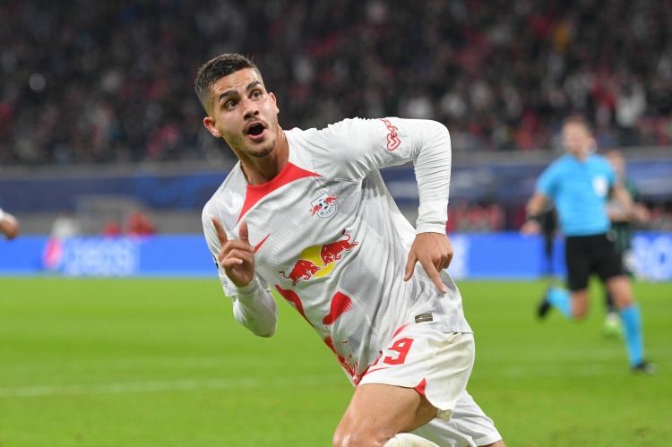 必赢下载-罗马诺：安德烈-席尔瓦刚刚与埃尔切签约，转会费100万+150万欧